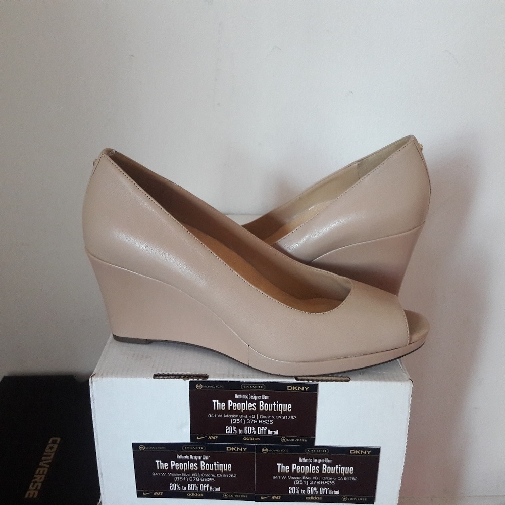 Naturalizer brand new in the box - Picture 1 of 2